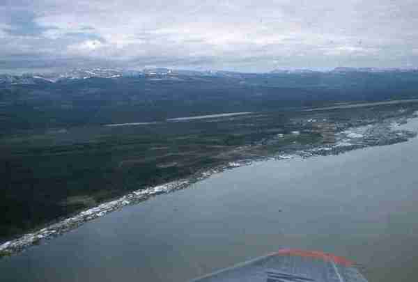 Flying over the Mackenzie River, looking eastward