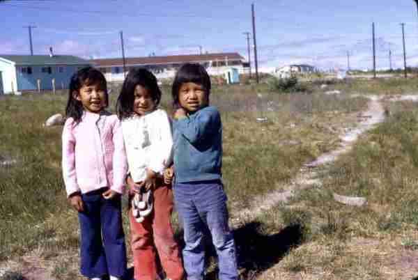 3 young girls – Robillards. 7/71