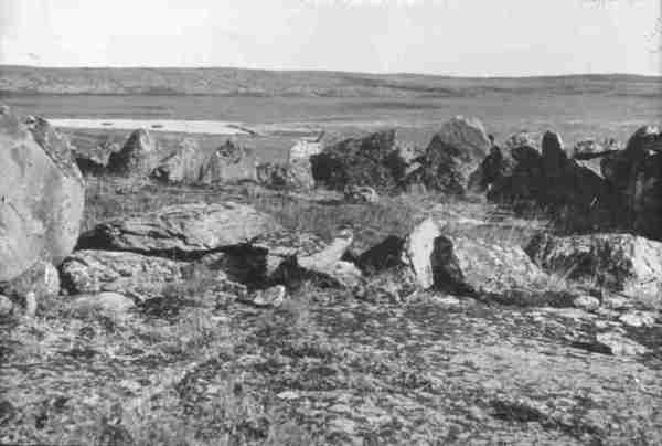 Ruins of stone hut at Baker Lake.